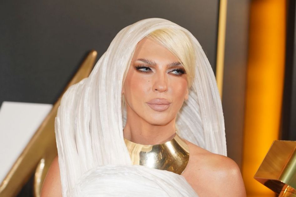 Jelena Karleuša izašla iz gradenačelnikovog stana u pola noći: Pun je para, mnogi smatraju da je ubola premiju