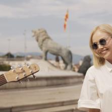 Jelena Rozga zapevala na ulicama Skoplja — prolaznici ostali u ŠOKU, a snimak OBARA REKORDE (VIDEO)
