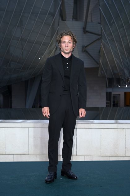 Jeremy Allen White je novi ambasador brenda Louis Vuitton