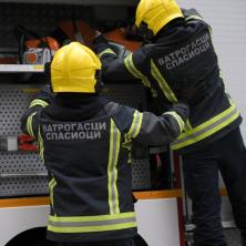 Jeziva scena kod Titela: Pronađeno telo žene pored deponije, vatrogasci čakljom izvlačili