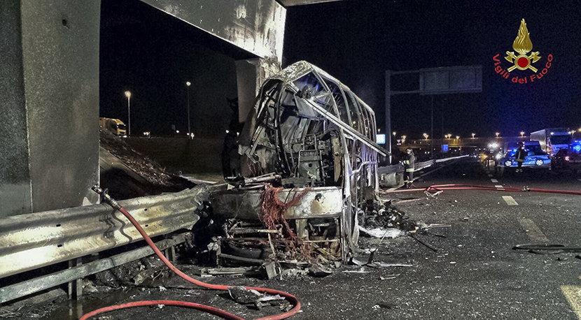 Jezive fotografije mađarskog autobusa: Sve je izgorelo, putnike i dalje izvlače iz olupine (FOTO)