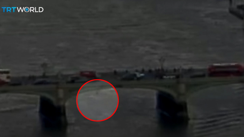 Jezivi snimak pakla u Londonu: U ovom momentu je krvnik autom naleteo na ljude, nesrećna žena pada sa mosta u Temzu (VIDEO)