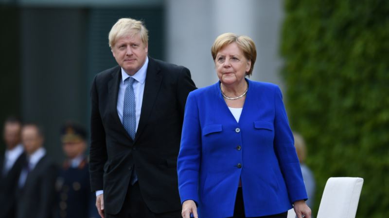 Johnson i Merkel o postizanju dogovora o Brexitu  