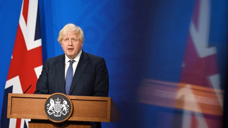 Johnson najavio oštrije mere u  Britaniji zbog  omikron soja 