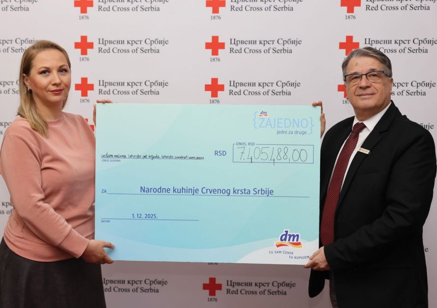 Još jedan Giving Friday obeležen solidarnošću: dm donirao preko sedam miliona dinara Narodnim kuhinjama Crvenog krsta Srbije