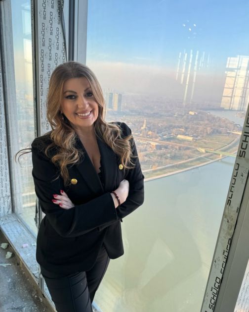 Još jedan Nikoljdan bez kume za stolom: Zašto Viki Miljković nikad ne dolazi kod Cece na slavu?