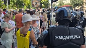 Još jedan automobil pokušao da probije blokadu u Zemunu, policija privela vozača