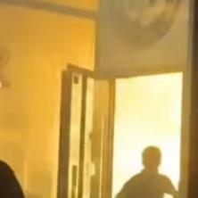 Još jedan haos u beogradskom kafiću: Mladić se zaleteo i pobacao baklje, napadnut i vlasnik - Policija uhapsila osumnjičenog (VIDEO)