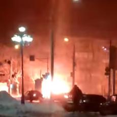 Još jedna nesreća pogodila Magnitogorsk: Požar minibusa! IMA MRTVIH! (VIDEO)