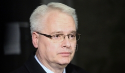 Josipović: Ne veselim se problemima koje ima Srbija, Vučiću na naplatu dolazi populizam