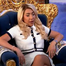 Jovana Jeremić obukla minić, pa se videlo i ono što nije očekivala da će sevnuti: Voditeljka zapalila mreže izazovnom kobinacijom(FOTO)