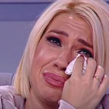 Jovana Jeremić se zavetovala ocu nad slavskim kolačem - snimak starog srpskog običaja koji je rasplakao mnoge