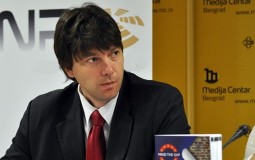 
					Jovanović (CIRSD): Vučić ćuti o slaboj ekonomiji, a napada tviteraše 
					
									