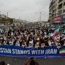 Juče mirotvorac, danas ipak ne: Tramp razočarao Pakistan! Od Nobelove nagrade za mir do demonstranata koji gaze njegovu fotografiju (FOTO)