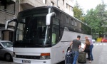 Juče smo imali komplikacije, sada će valjda sve biti u redu: Dvadesetak putnika krenulo prvim autobusom iz Beograda za Atinu