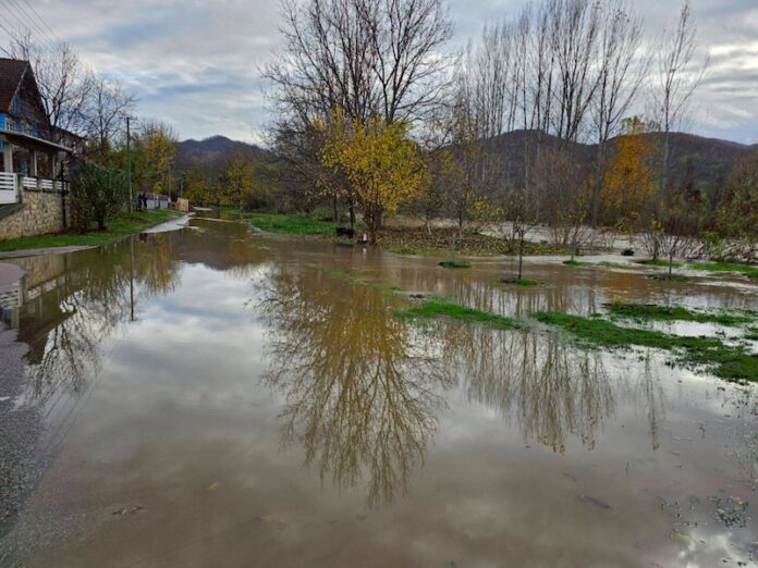 Južna Morava se izlila u Grdelici – službe prate stanje na terenu