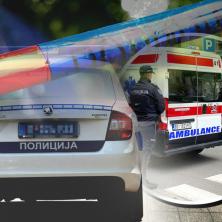 KACIGA ZAVRŠILA NA ŠINAMA: Jeziv prizor kod Autobuske stanice u Beogradu, taksi POKOSIO motociklistu