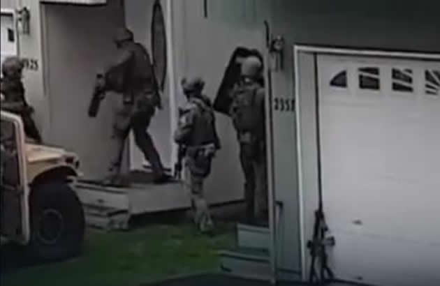 KAKAV BLAM Kad elitni specijalci ne mogu da provale vrata (VIDEO)