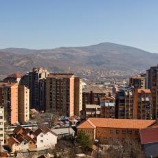 KANCELARIJA ZA KiM: Hitno da se utvrdi ko je počinio napad u severnom delu Kosovske Mitrovice