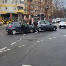 KARAMBOL NA NOVOM BEOGRADU: Potpuni kolaps u saobraćaju u ovom delu grada zbog UDESA, sve je stalo (FOTO)