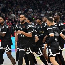 KARLIK, STERLING I BONGA NA TRENUNGU PARTIZANA: Sva trojica aktera tuče došli u Arenu