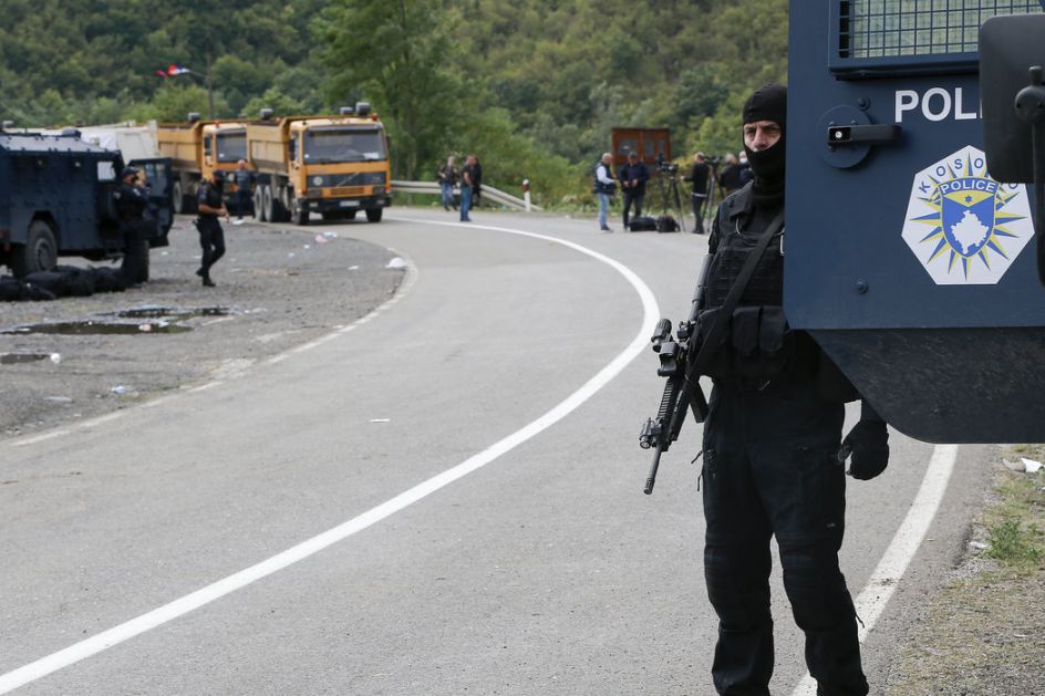 KFOR okončao praćenje nalepnica, preuzela kosovska policija