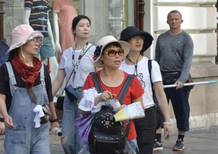 KINEZI NAGRNULI U SRBIJU: Sve više turista iz Azije, ali im je zmija u džepu, najviše novca TROŠE KOMŠIJE!