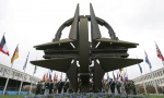 KLUB 100 NAS UVODI U NATO: Zapadna alijansa i ambasada Amerike pripremaju široku propagandnu akciju