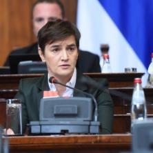 KNJIŠKI PRIMER POKUŠAJA OBOJENIH REVOLUCIJA Hitno se oglasila premijerka Srbije: Saznaćemo ko stoji iza laži! (FOTO)