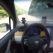 KO ZNA, ZNA: Haker pronašao Elon Mode za hands-free vožnju bez potrebe za INTERVENCIJOM VOZAČA (VIDEO)