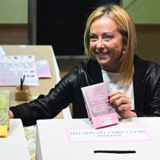 KOALICIJA KRAJNJE DESNICE NA PRAGU POBEDE U ITALIJI: Đorđa Meloni na putu da postane prva žena premijer!
