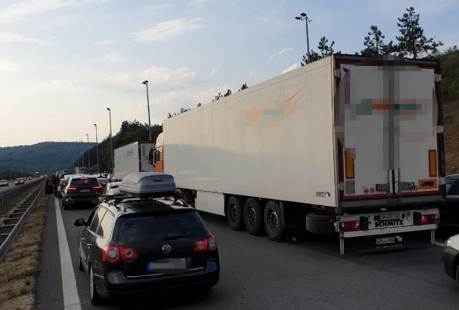 KOD BUBANJ POTOKA USPOREN SAOBRAĆAJ: Došlo do saobraćajne nesreće na auto-autoputu u smeru Niš-Beograd!