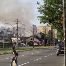 KOD PALATE PRAVDE U BEOGRADU IZBIO POŽAR: Kulja gusti dim, nekoliko vatrogasaca stišava vatru (FOTO)