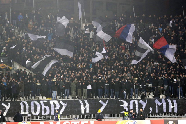 KOMENTARI DANA - Partizanovi navijači originalni i u kritikama! (foto)