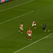 KOMPLETNA LUDNICA: Promašen penal, gol Hakimija, pa pogodak Sake za nadu Arsenala (VIDEO)