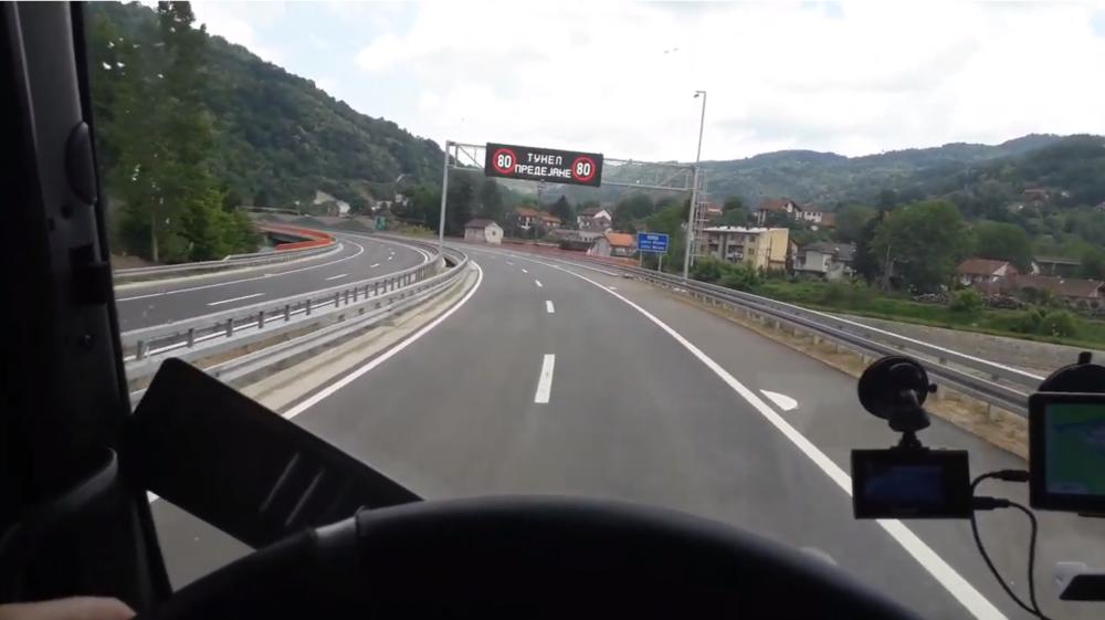 KORIDORI SRBIJE: Naprsline na auto-putu kroz Grdelicu, sanaciju plaća izvođač