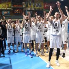 KOŠARKAŠI PARTIZANA OTPUTOVALI U ITALIJU: Čanak očekuje da će crno-beli potvrditi dobru igru iz Zagreba