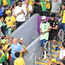 KRALJINA: Lažni Nejmar se slika sa navijačima, ulazi na stadione, šta tek radi sa devojkama (VIDEO)