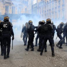 KRVAVE SCENE U PARIZU Demonstrantu Žutih prsluka GRANATA raznela ruku (IZUZETNO UZNEMIRUJUĆI SNIMCI)