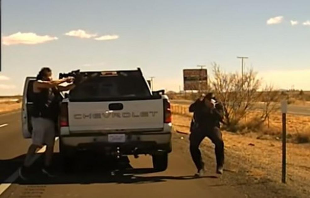 KRVAVO ZAUSTAVLJANJE NA AUTO-PUTU: Rutinska kontrola je za policajca u Novom Meksiku bila kobna UZNEMIRUJUĆI VIDEO