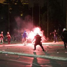 KRVNIČKI NAPADALI POLICIJU I NOVINARE: U neredima u Beogradu privedeno više od 70 huligana