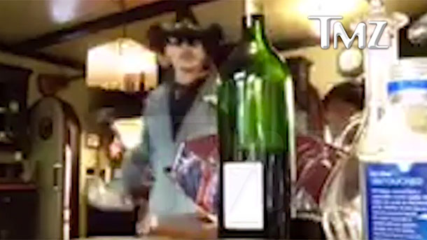 KUĆNI VIDEO: Pijani Džoni Dep maltretira ženu