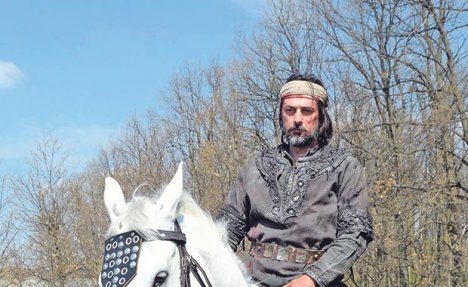 KURIR NA SNIMANJU SERIJE NEMANJIĆI RAĐANJE KRALJEVINE: Kralj Vojin spao s konja na magarca