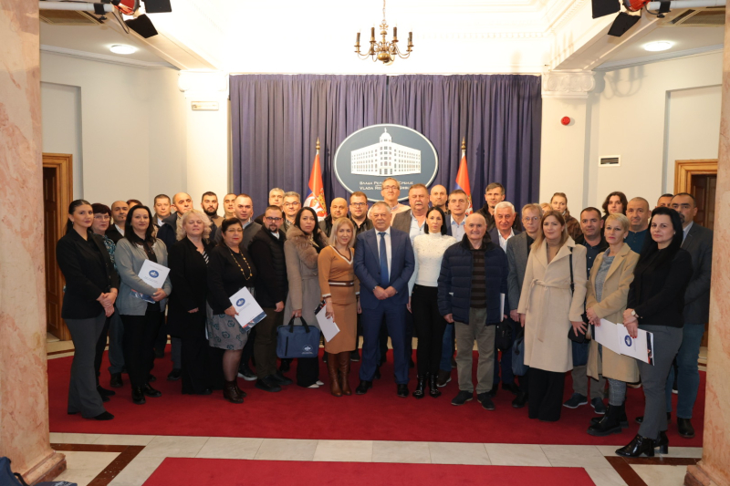 Kabinet ministar Tončeva potpisao ugovore sa udruženjima iz nerazvijenih opština