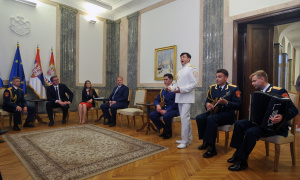 Kad Aleksandrov zapeva KALJINKU pred predsednikom, to DIRA PRAVO u SRCE (FOTO+VIDEO)