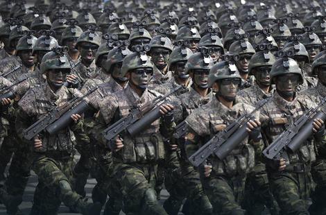 Kad Severna Koreja slavi jubiljej, Južna iz STRAHA svoju vojsku grupiše na granici