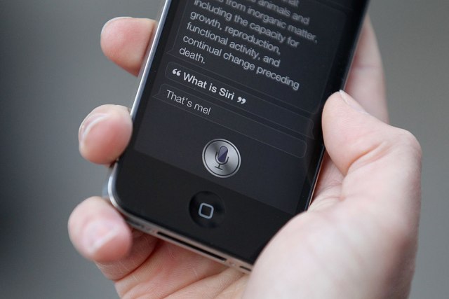 Kad se Siri politikom bavi: Appleov asistent predsednika nazvao diktatorom VIDEO