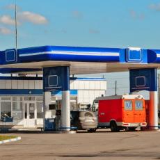 Kada bi im benzin koštao kao u Srbiji, Amerikanci bi masovno prešli na električne automobile