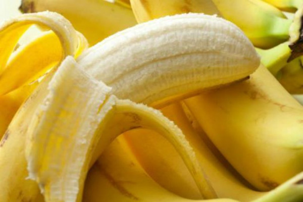 Kada čujete u čemu vam sve može pomoći, koru od banane više nikada nećete baciti!