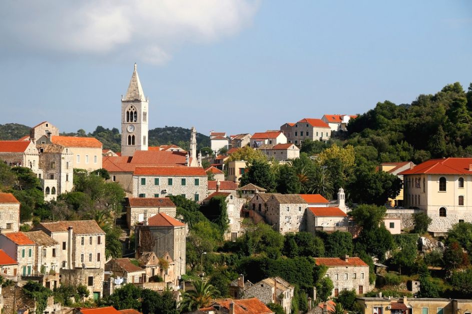 Kada poželite beg od svega: Lastovo, ostrvo kristalnih zvezda